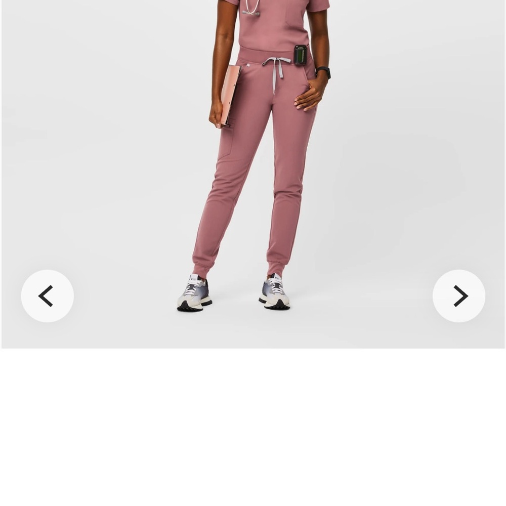 Fig's Women's Mauve Zamora Jogger Scrub Pants